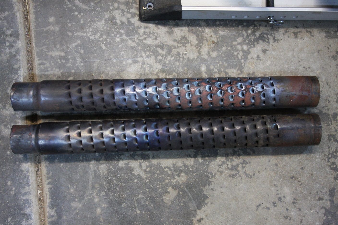 FS 4" Rinehart mufflers, 09+ gas tank, back rest, heated grips